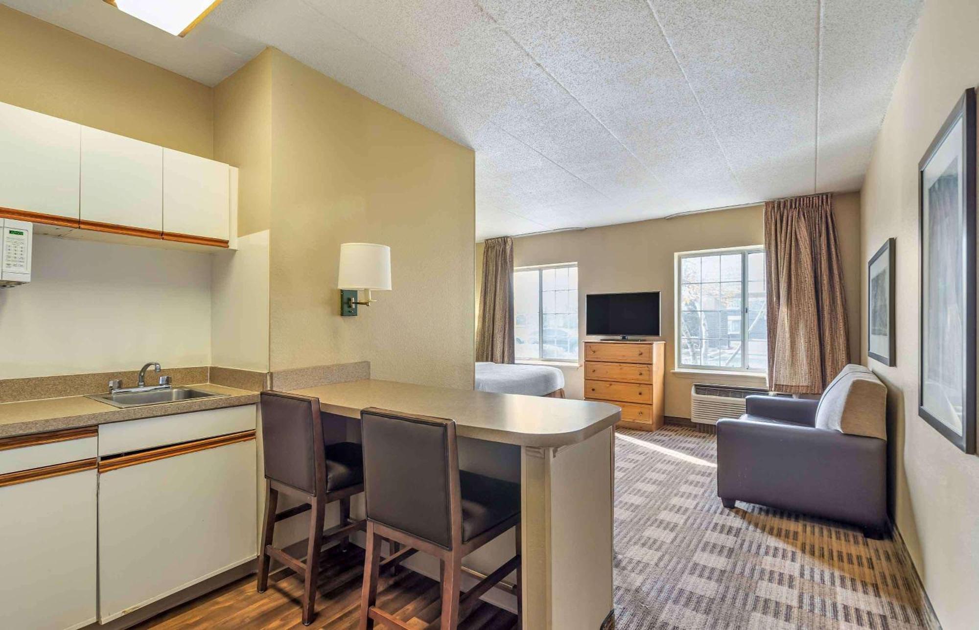 Extended Stay America Select Suites - Chicago - Lombard - Oakbrook Oakbrook Terrace Exteriér fotografie
